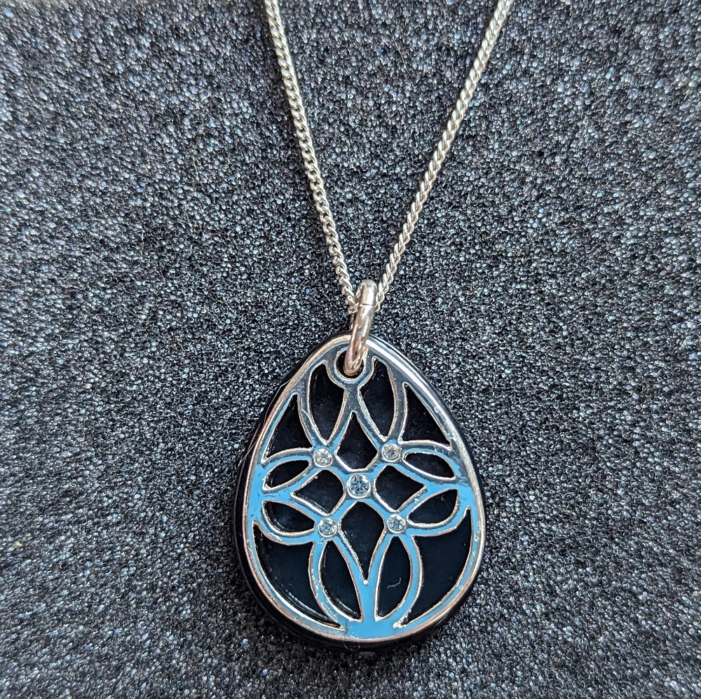 Fashion Jewerly Celtic Knot with Gems Necklace